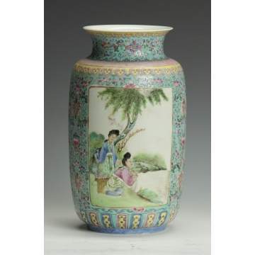 Chinese Porcelain Decorated Vase 