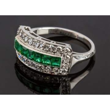 Ladies Vintage Platinum, Diamond & Emerald Ring