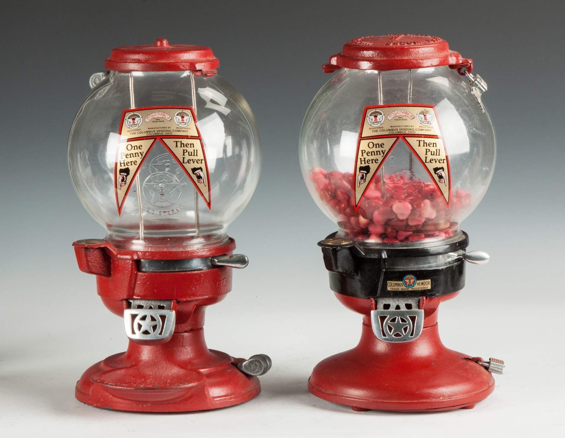 Two Vintage Columbus Vending Co., Gumball Machines Cottone Auctions