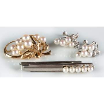 Group of Pearl Jewelry