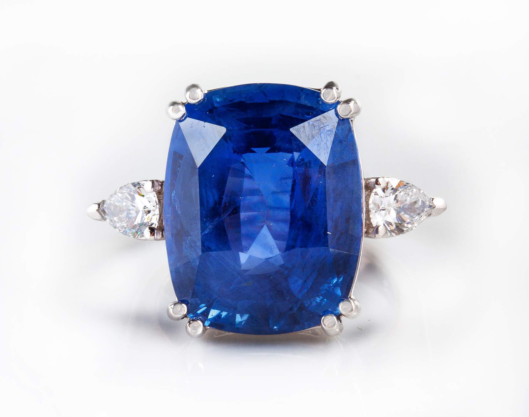 Sapphire & Diamond Ring in a Platinum Setting | Cottone Auctions