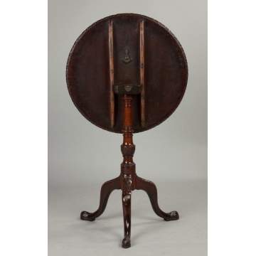 English George III Mahogany Tilt-Top Tea Table