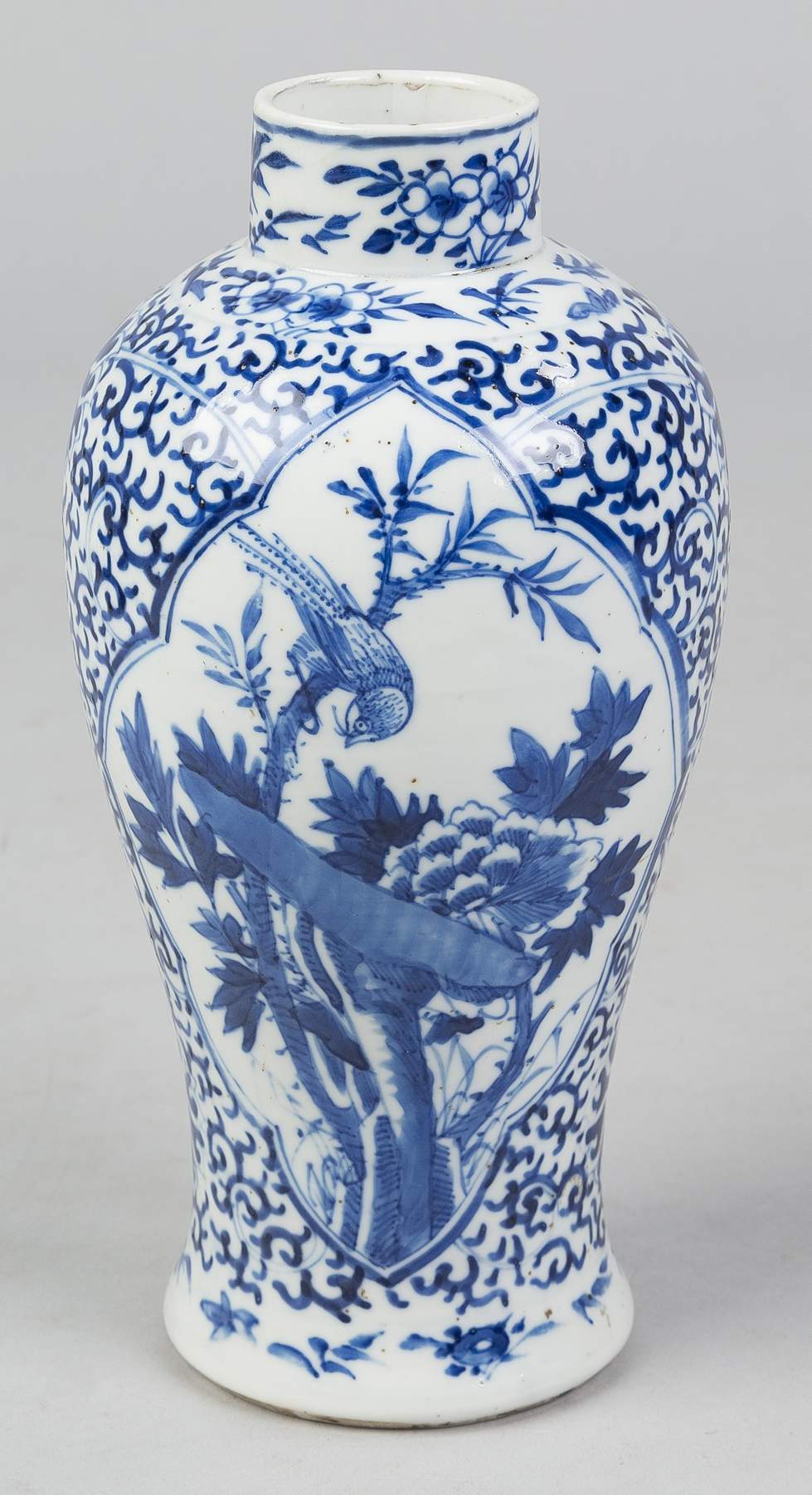 Blue and White Hand Painted Chinese Porcelain Vase Cottone Auctions