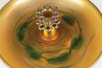 LC Tiffany Centerpiece with Frog and Intaglio Leaf Decoration