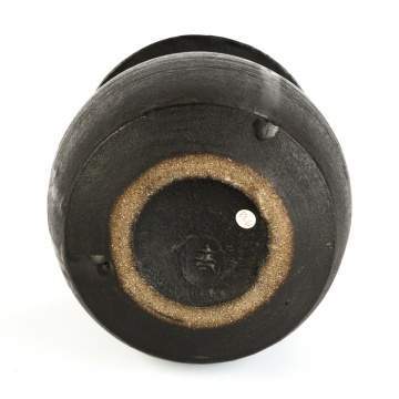 Hans Coper (English, 1920-1981) Black Spherical Pot with Disk Top 