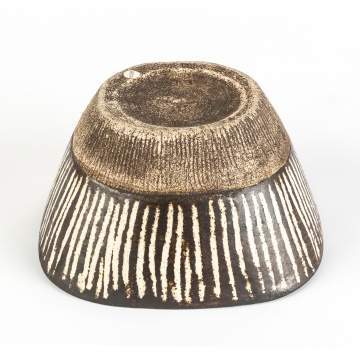 Lucie Rie (English, 1902-1995) & Hans Coper  (English, 1920-1981) Fine and Rare Decorated Stoneware Bowl