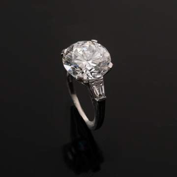 Fine Vintage Tiffany & Co., New York, 5.25 Carat Diamond Ring