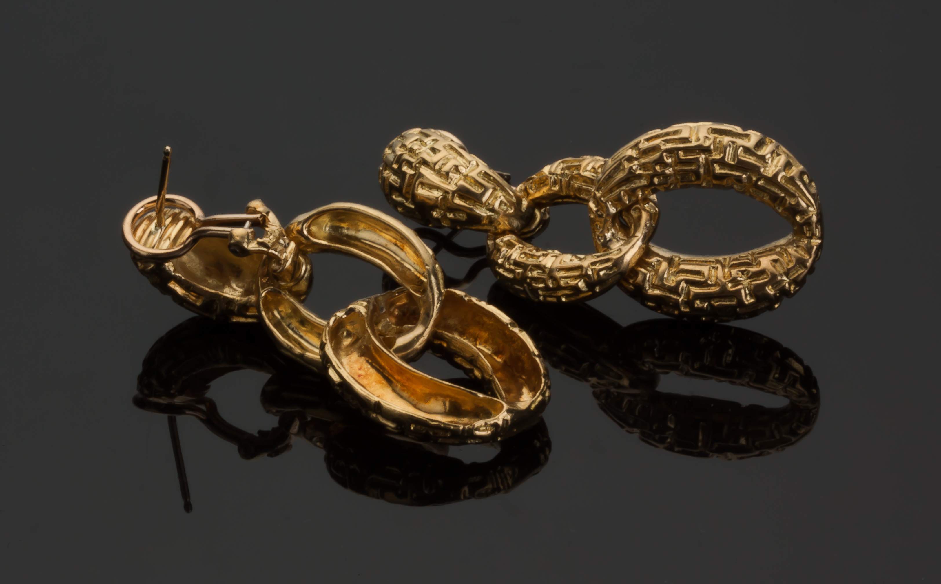 18K Gold Textured Earrings Cottone Auctions