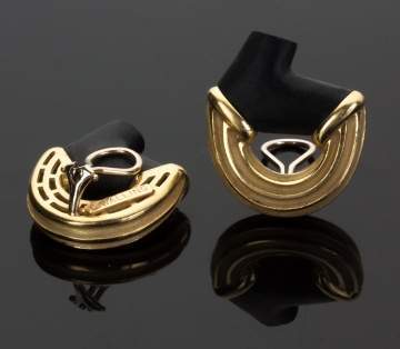 Christopher Walling 18K Gold and Black Coral Earrings