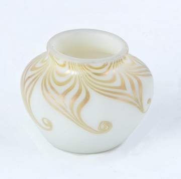 Steuben Aurene Decorated Alabaster Cabinet Vase