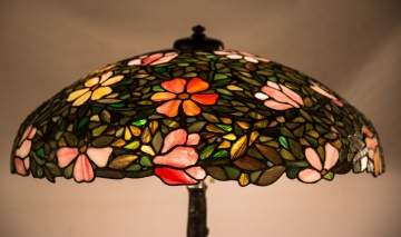 Decorative Leaded Glass Table Lamp
