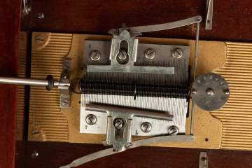 Mira Double Comb Music Box