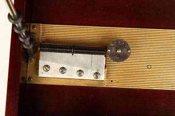 Mira Single Comb Music Box