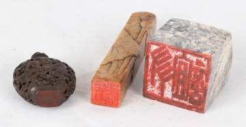 Carved Hardstone Chinese Seals and Snuff Bottle