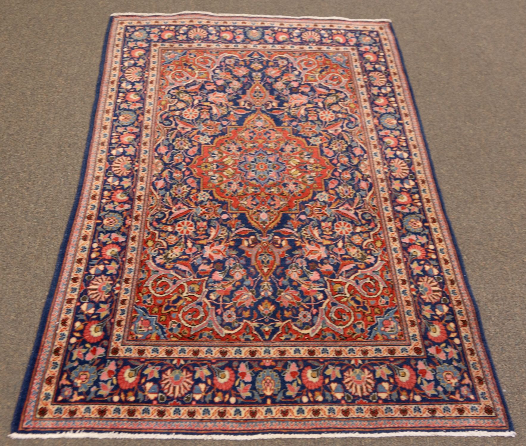 Kashan Oriental Rug | Cottone Auctions