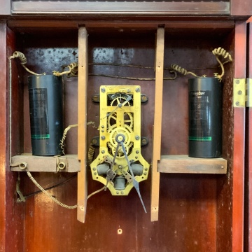 Self Winding Wall Clock