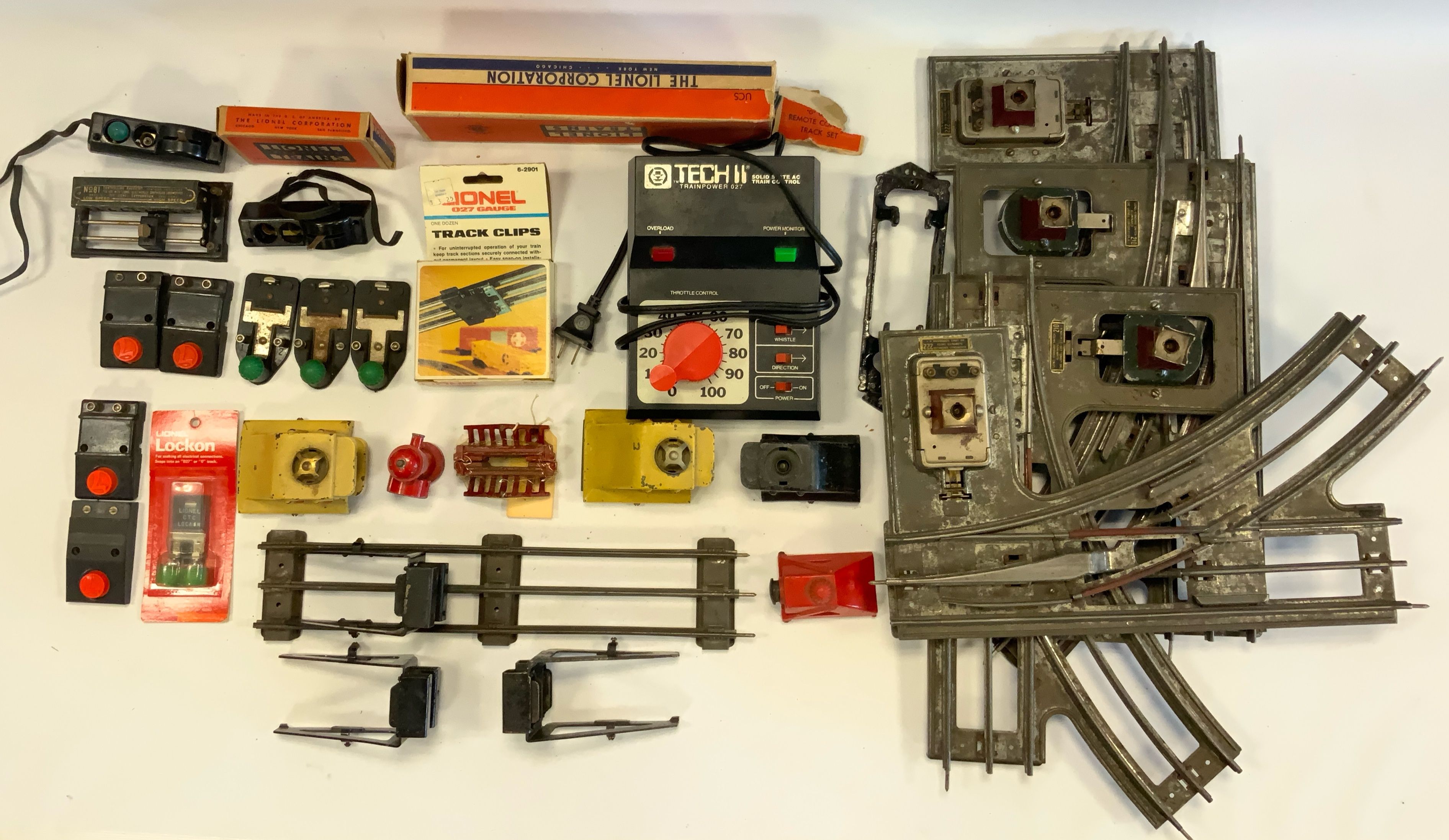 Lionel Train Accessories & Track Switches Cottone Auctions