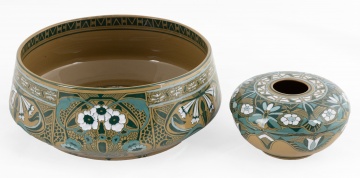 Emerald Deldare Centerpiece and Covered Jar