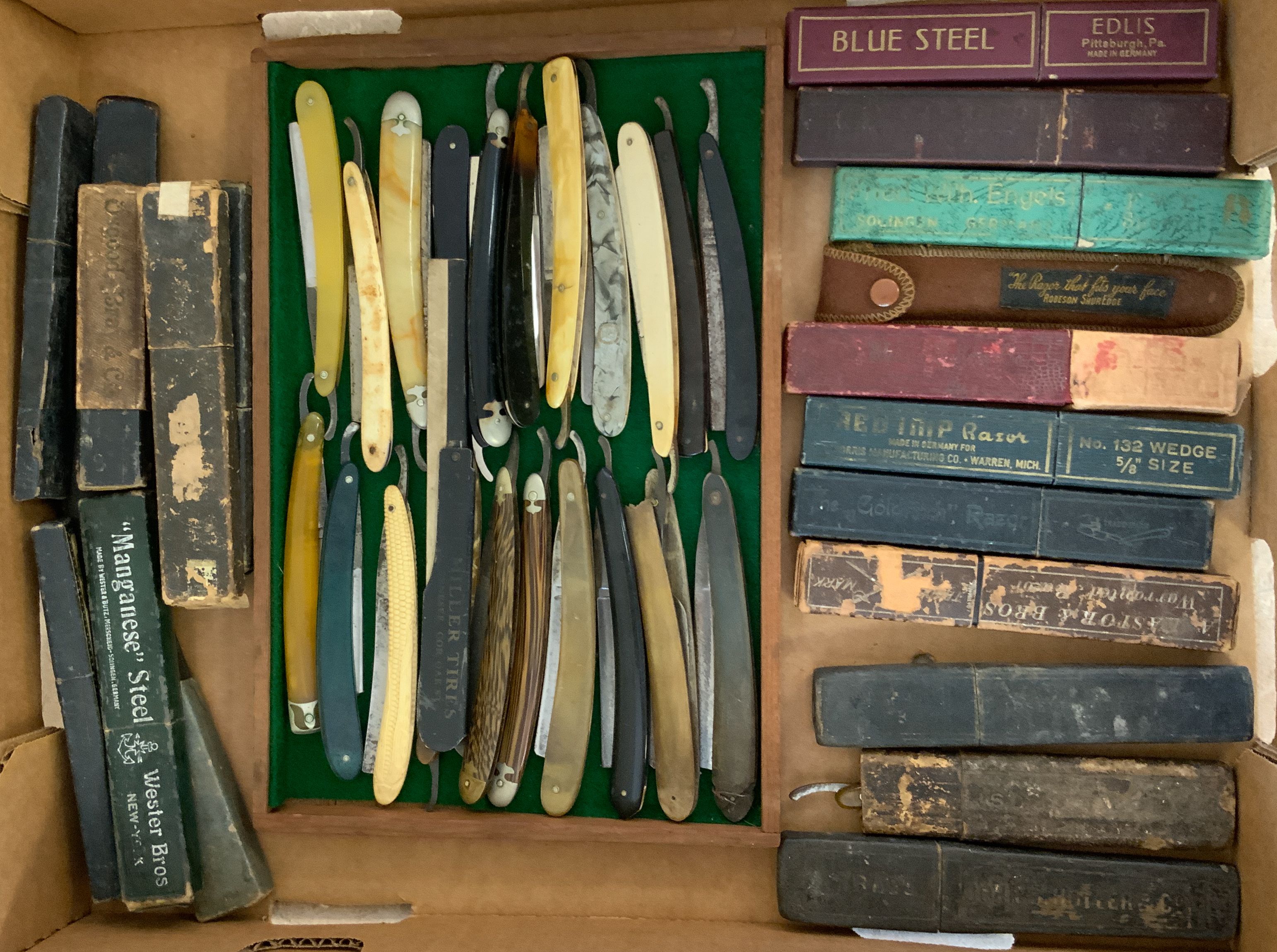 Group of Straight Razors | Cottone Auctions