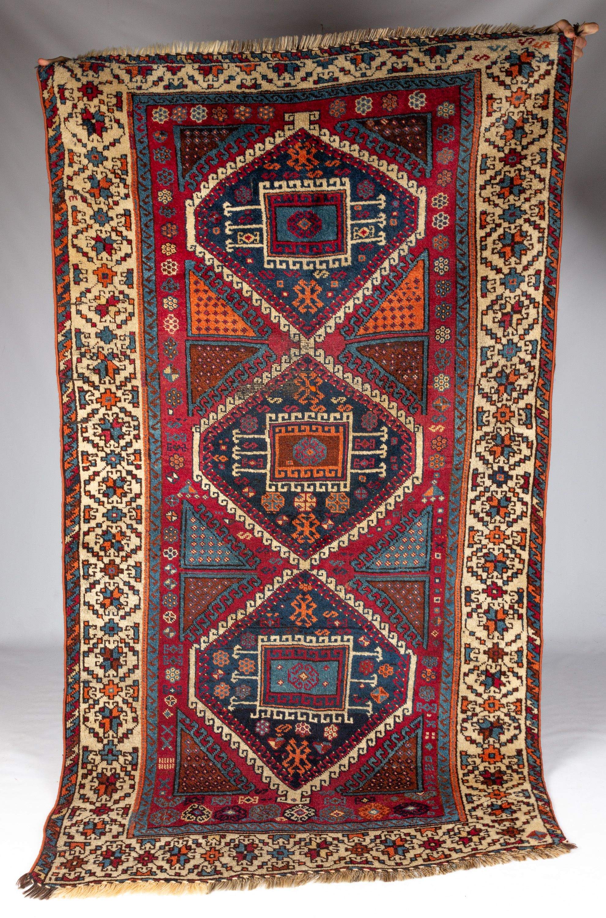Occidental Rug Caucasian Oriental Rug | Cottone Auctions