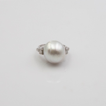 Platinum and Pearl Ring