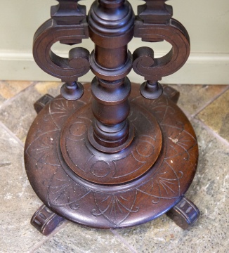 Aesthetic Mahogany Pedestal