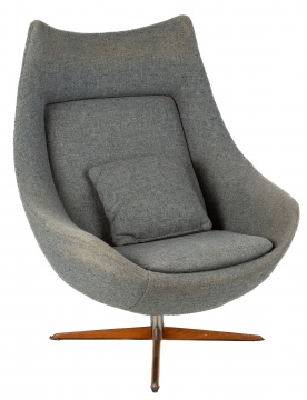 H.W. Klein Danish Egg Swivel Lounge Chair for Bramin