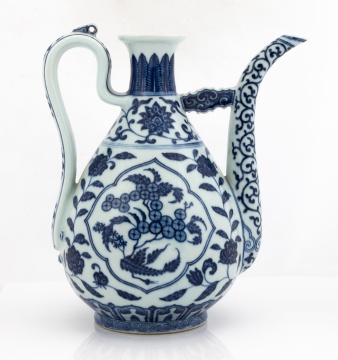 Rare Chinese Ming-style Blue and White Ewer, mark and period of Qianlong (1736-1795)