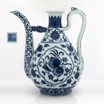 Rare Chinese Ming-style Blue and White Ewer, mark and period of Qianlong (1736-1795)