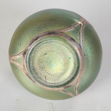 Loetz Creta Glatt Iris Art Nouveau Vase