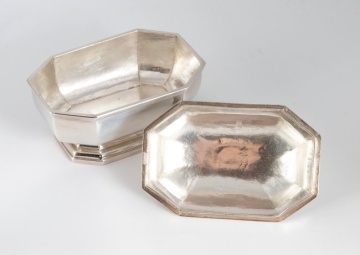 George I Silver Octagonal Sugar Box and Cover, Mark of David Willaume I, London, 1726