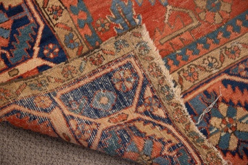Heriz Oriental Rug