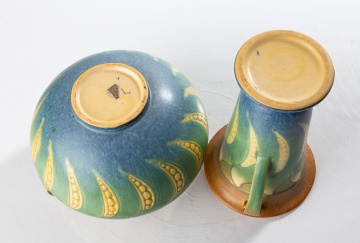 Two Roseville Falline Pea Pod Vases