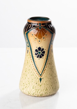 Rare Roseville Fujiyama Vase
