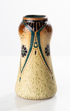 Rare Roseville Fujiyama Vase