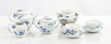 Japanese Hiraldo Blue & White Porcelain Tea Set
