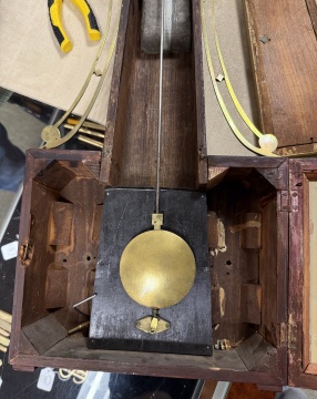 Federal Giltwood and Eglomise Banjo Clock