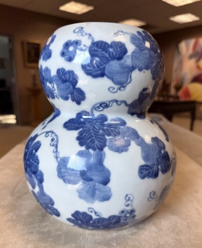 Chinese Blue & White Porcelain Ginger Jar & Double Gourd Vase