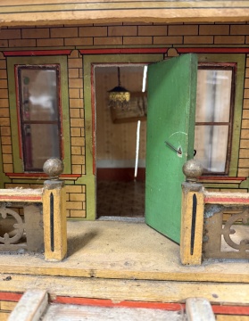 An Early Gottschalk Doll House