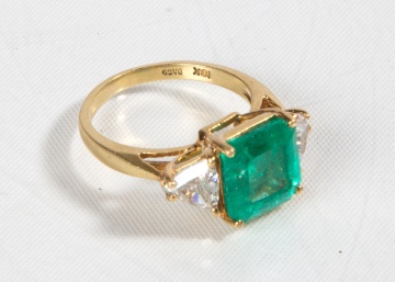 Ladies' 5 Ct. Emerald & Diamond Ring
