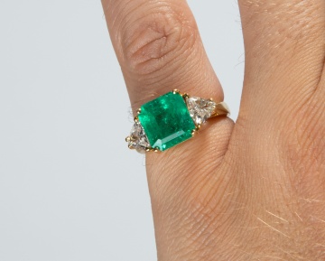 Ladies' 5 Ct. Emerald & Diamond Ring