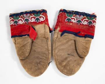 Kree Moose Hide Mittens