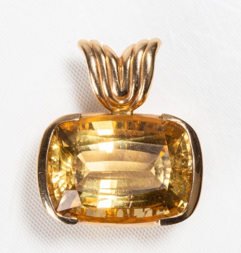 25.93 cts. Scapolite & 14K Gold Pendant
