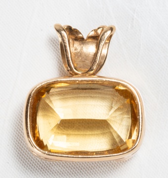 25.93 cts. Scapolite & 14K Gold Pendant