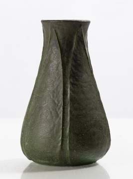 Grueby Tooled-Leaf Matte Green Glazed Earthenware Vase