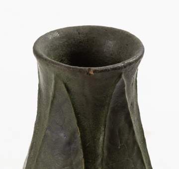 Grueby Tooled-Leaf Matte Green Glazed Earthenware Vase