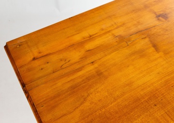 Chippendale Tiger Maple Serpentine-Front Chest of Drawers