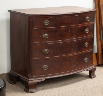 Chippendale Mahogany Bow-Front Chest of Drawers, Philadelphia, Early 19th Century