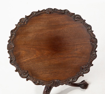 19th Century Chippendale Carved Mahogany Piecrust Tilt-Top Candlestand