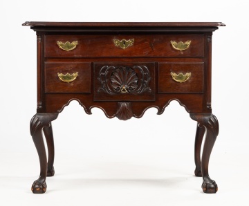 Chippendale Style Shell-Carved Mahogany Dressing Table